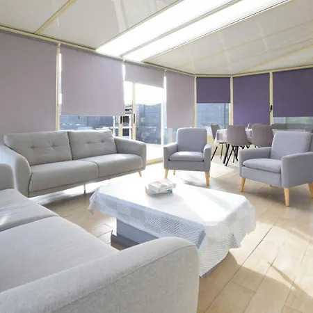 Maison Cosy Proche Сasa de vacaciones *